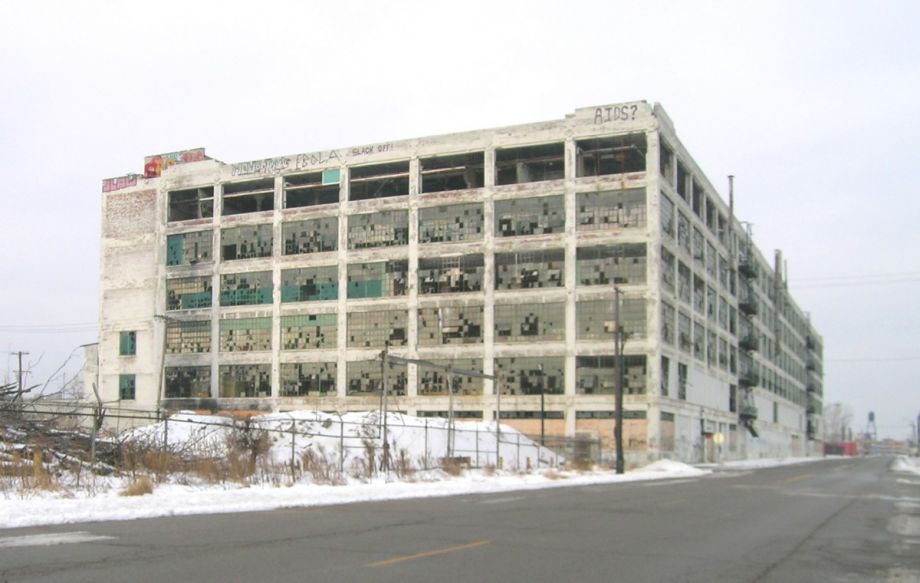 Detroit’s Fisher Body Plant 21 has been vacant since 1993. (Photo by Andrew Jameson)